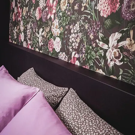 Artists' Nest Bed & Breakfast