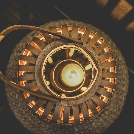 Bed & Breakfast Artists' Nest *