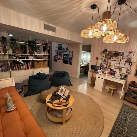 Artists' Nest Bed & Breakfast *