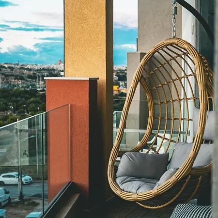Bed & Breakfast Artists' Nest