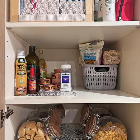 Bed & Breakfast Artists' Nest